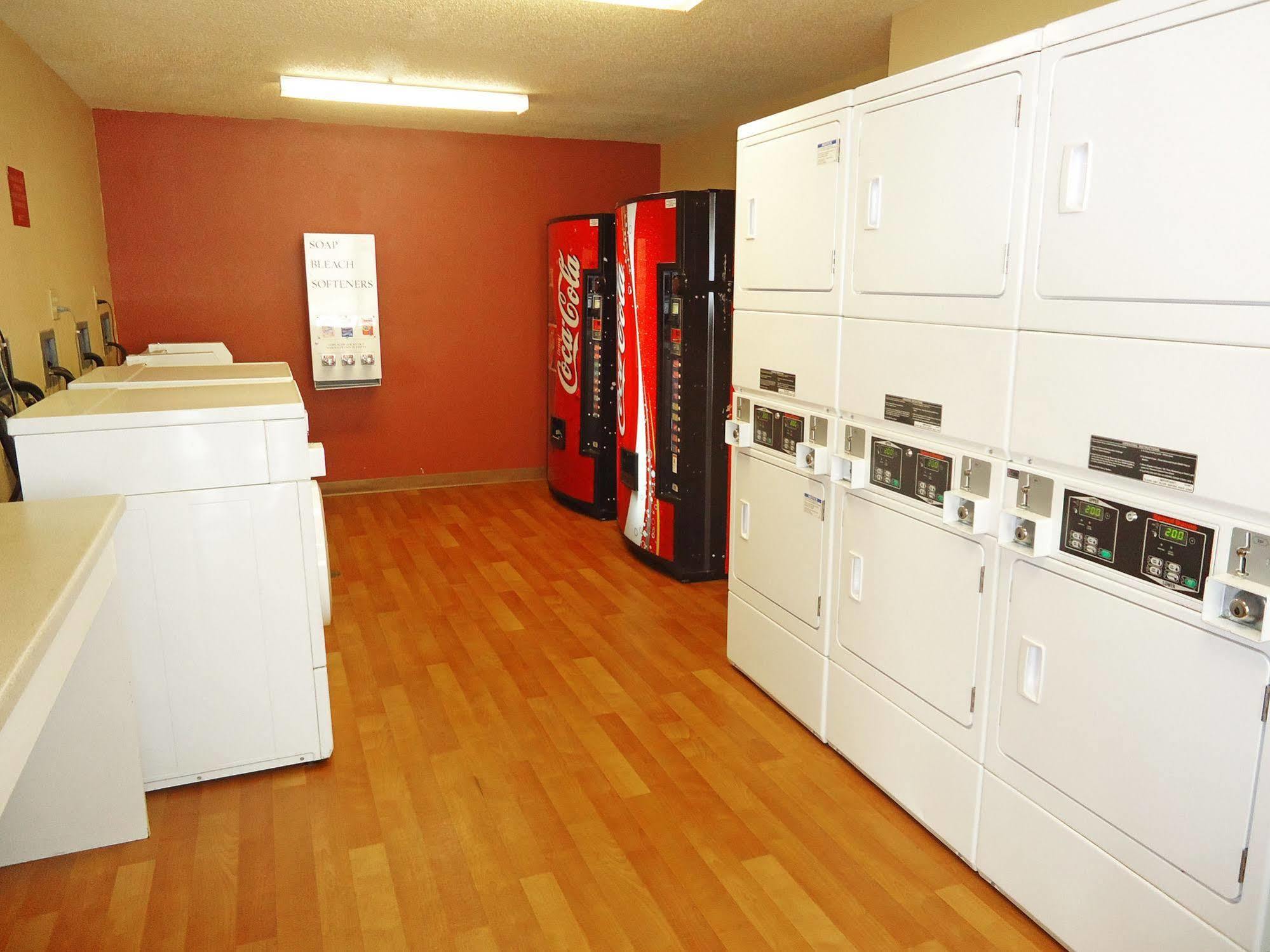 Hometowne Studios By Red Roof Winston-Salem - University Pkwy Buitenkant foto